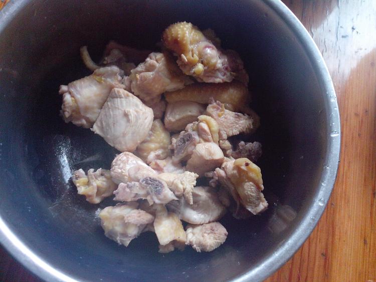 泡菜炒鸡肉步骤1