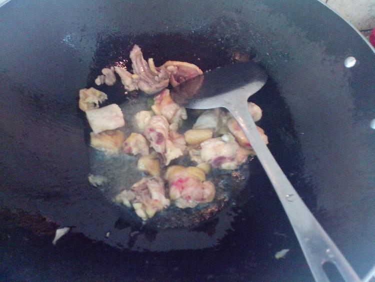 泡菜炒鸡肉步骤3