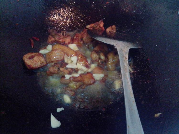 泡菜炒鸡肉步骤5
