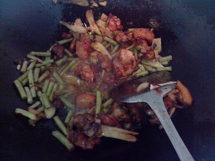 泡菜炒鸡肉步骤8