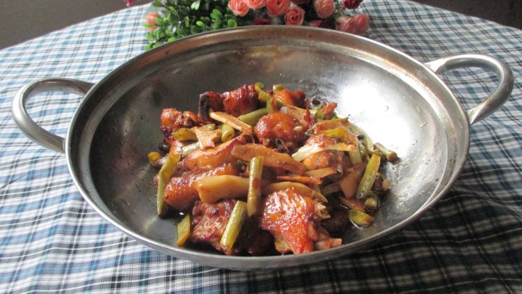 泡菜炒鸡肉步骤10