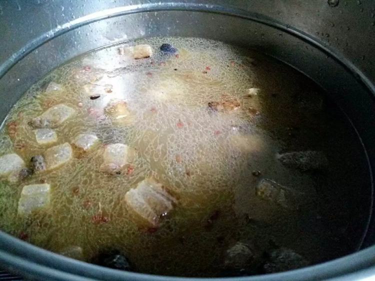 山药大脚菇炖鸡步骤4