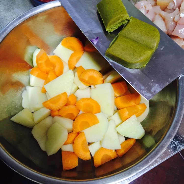 咖喱鸡肉步骤2