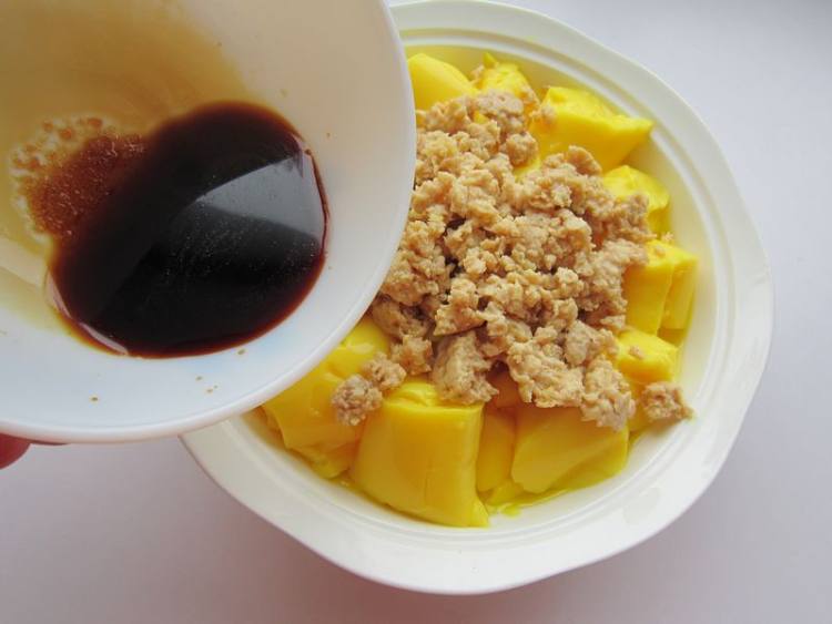 鸡肉蒸日本豆腐步骤8
