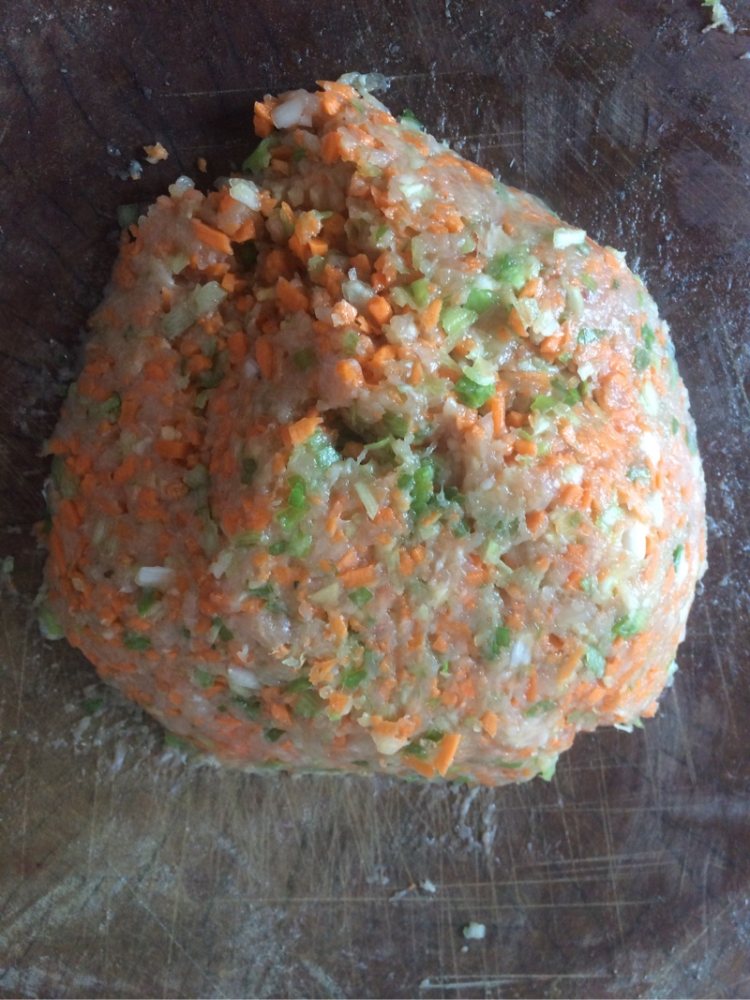 鸡肉胡萝卜丸子汤步骤3