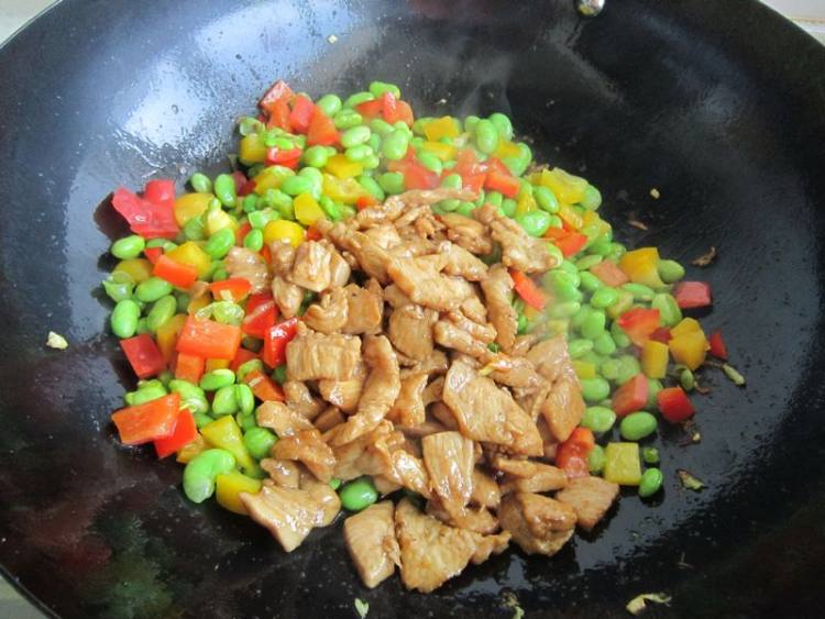 毛豆炒鸡肉步骤10