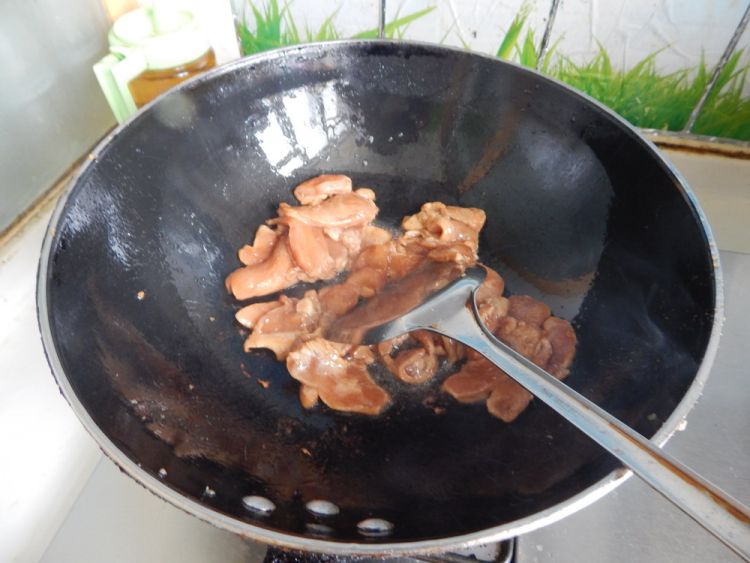西兰花炒鸡肉片步骤5