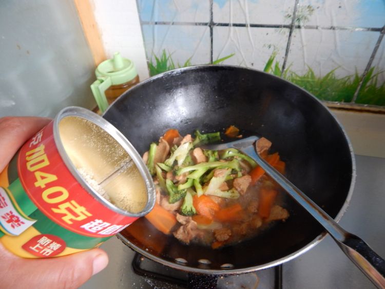 西兰花炒鸡肉片步骤15
