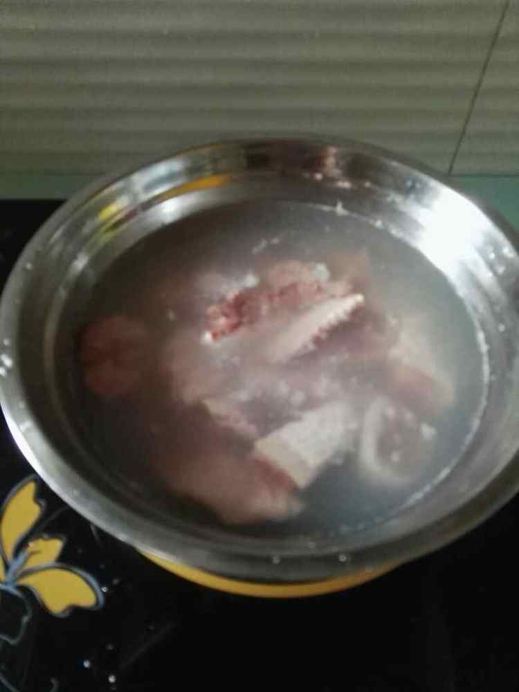 糖醋荔枝鸡步骤1