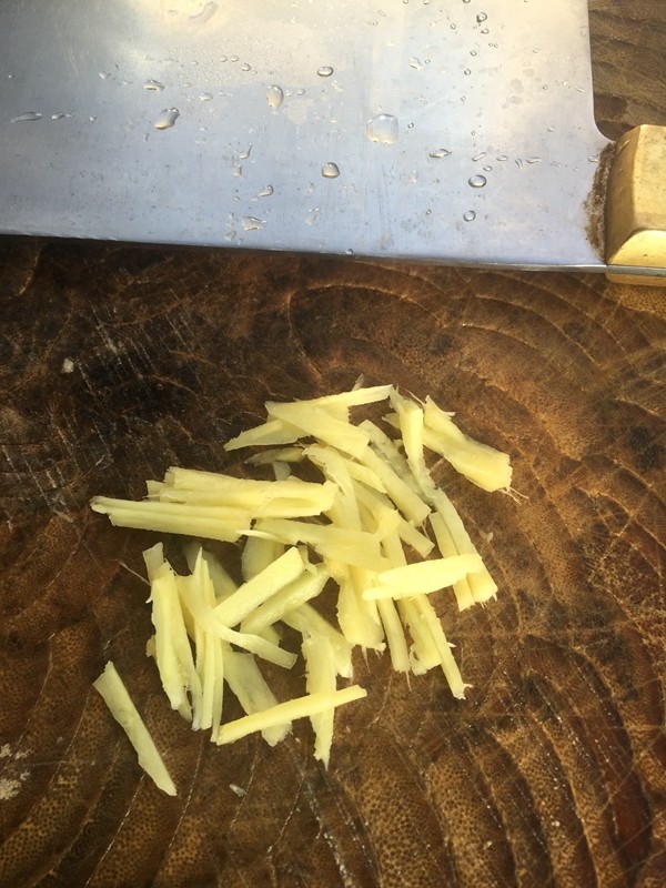 鸡丝皮蛋粥步骤1