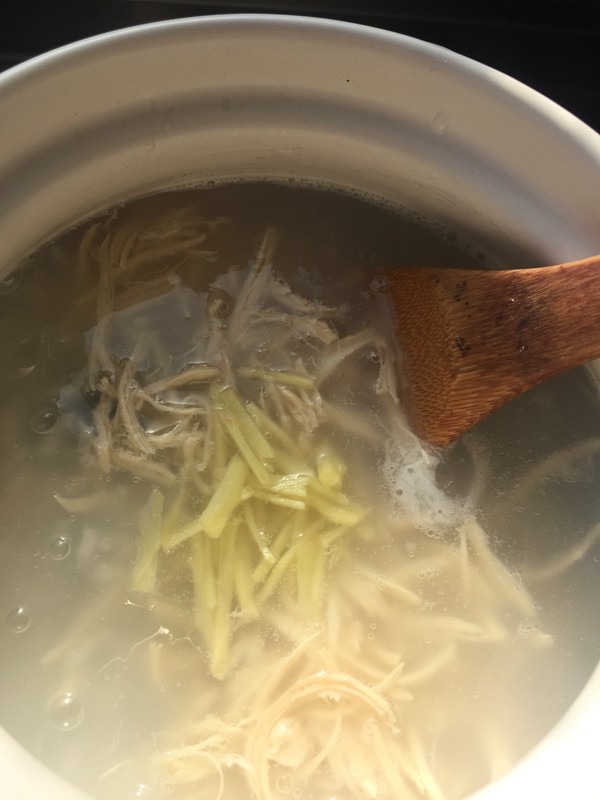 鸡丝皮蛋粥步骤10