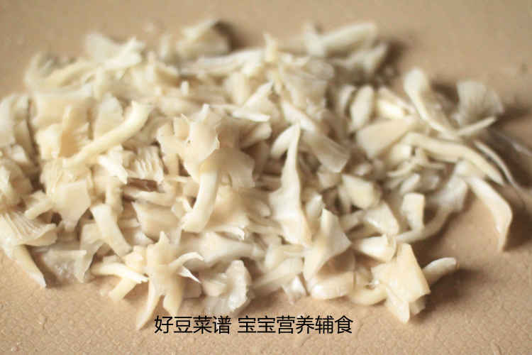 茼蒿鲜蘑拌鸡丝步骤4