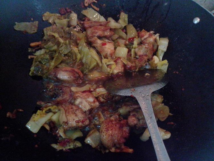 酸菜鸡肉炖粉条#新鲜步骤6
