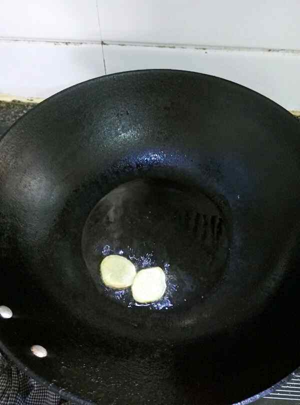 茭白烧鸡肉步骤2