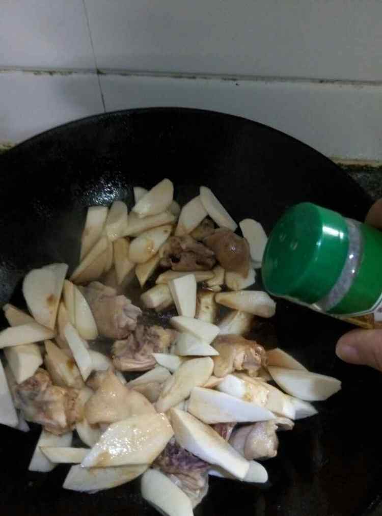 茭白烧鸡肉步骤7