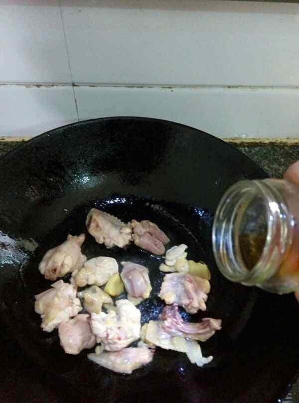茭白烧鸡肉步骤4