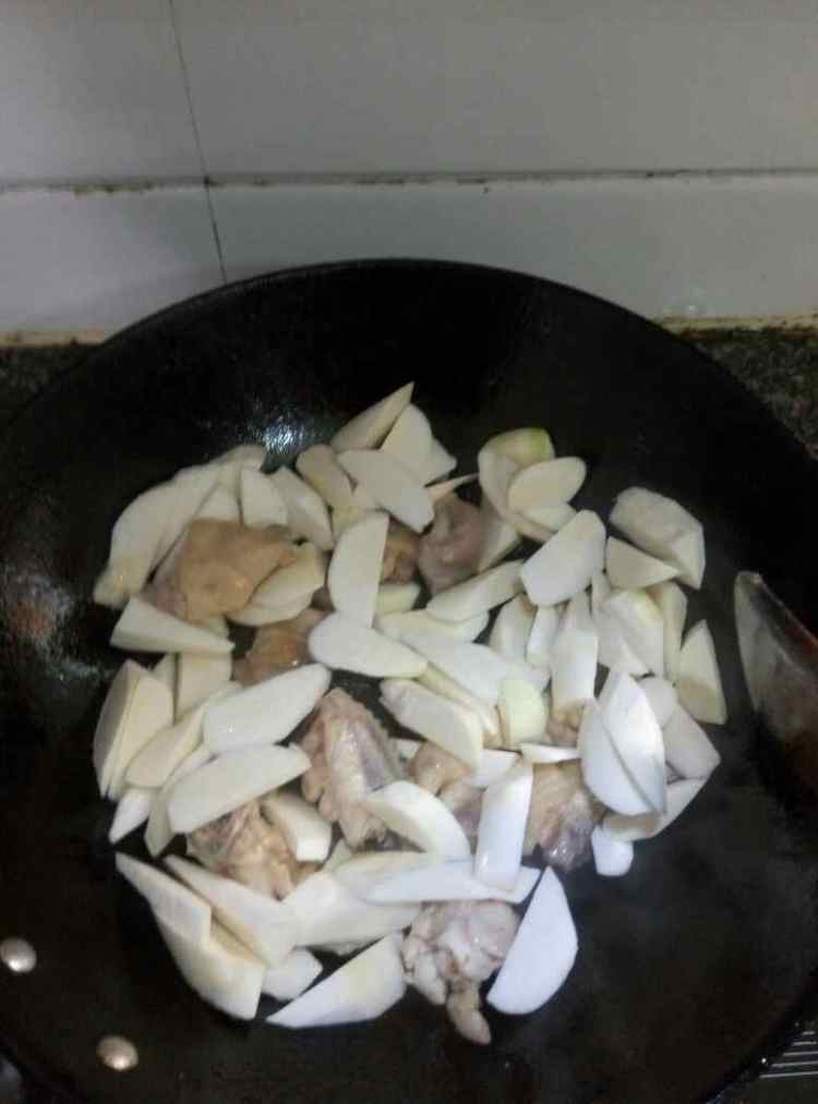 茭白烧鸡肉步骤5