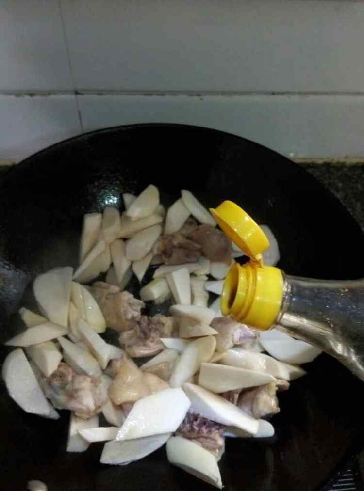 茭白烧鸡肉步骤6