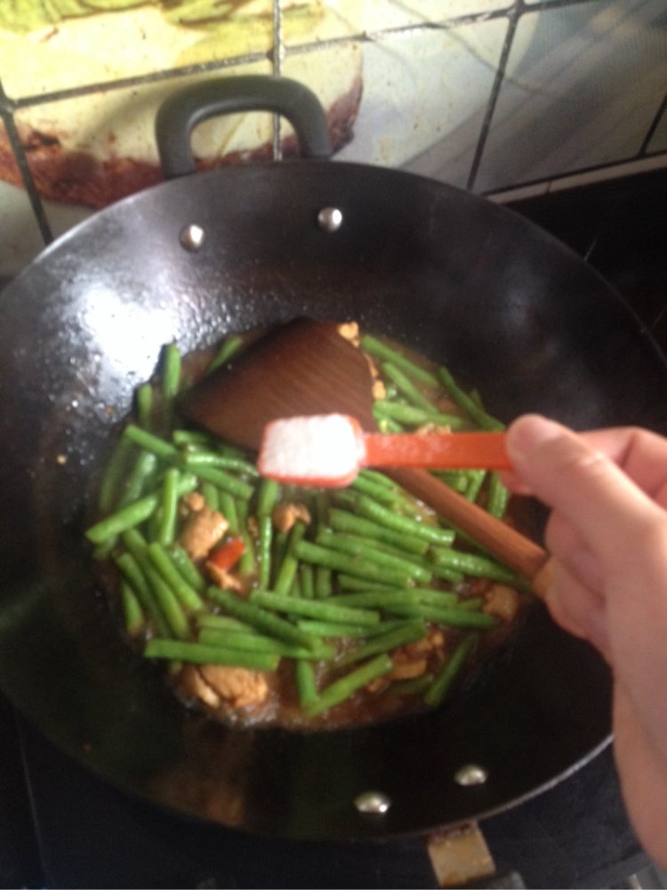 鸡肉煸酱香豆角步骤10