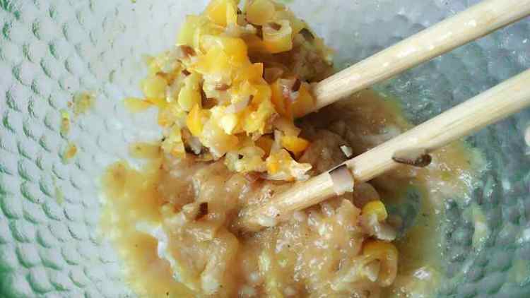 鸡肉香菇玉米锅贴步骤5