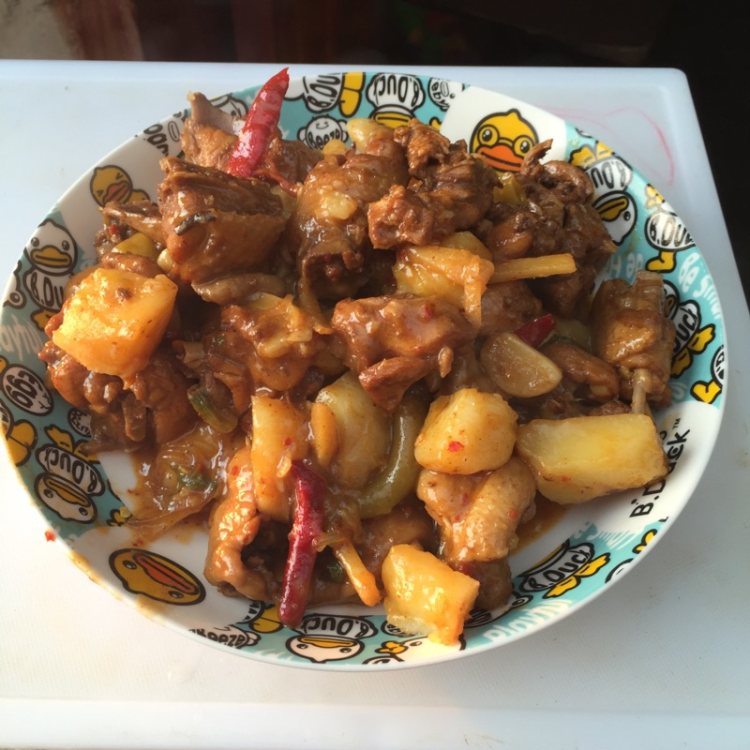 土豆块炖鸡肉步骤8