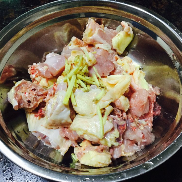 贡菜焖鸡步骤4