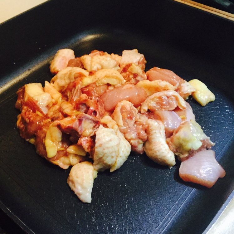 贡菜焖鸡步骤7