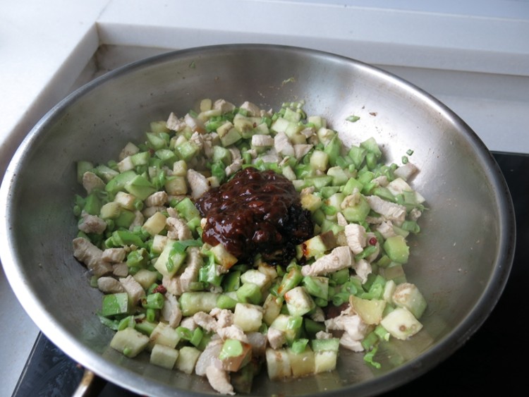 豇豆茄子肉丁炸酱卤步骤7