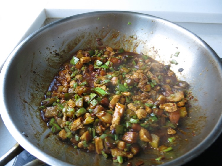 豇豆茄子肉丁炸酱卤步骤8