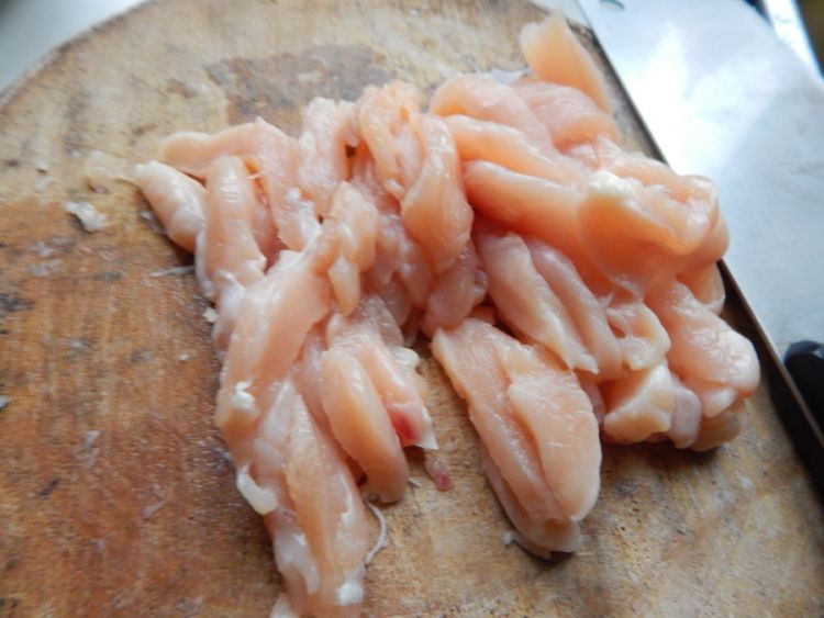莴笋山药炒鸡肉片步骤2