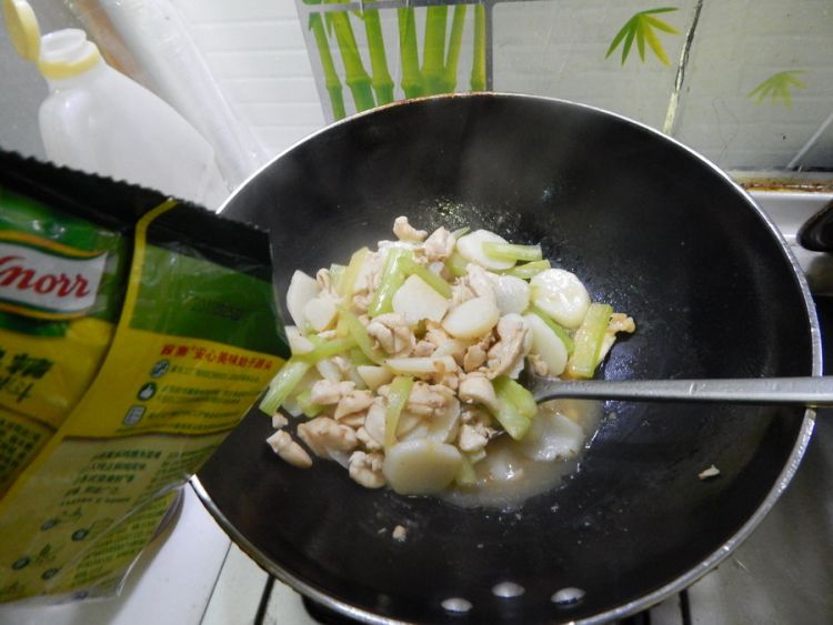 莴笋山药炒鸡肉片步骤14
