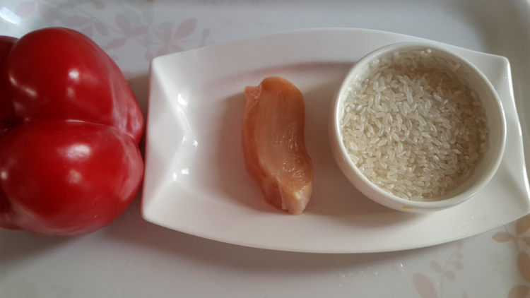 番茄鸡肉泥白米粥步骤1