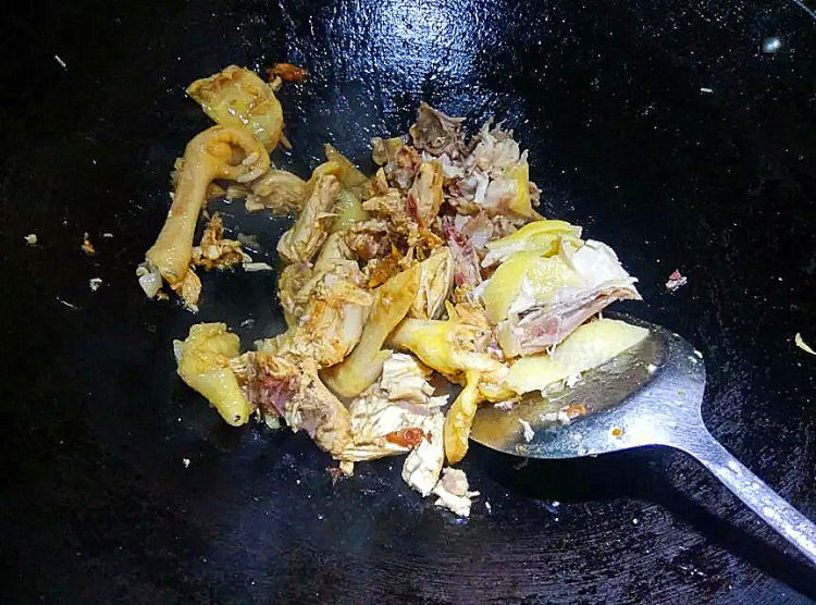 香芹炒鸡肉步骤6