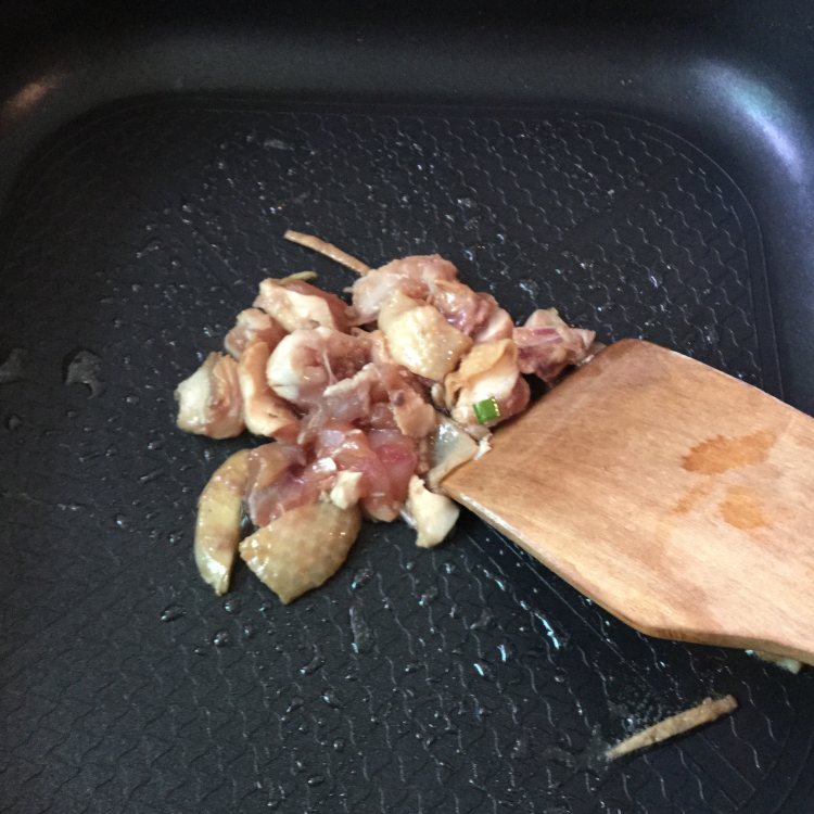 鸡丁炒面步骤7