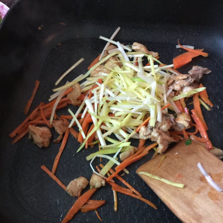 鸡丁炒面步骤9