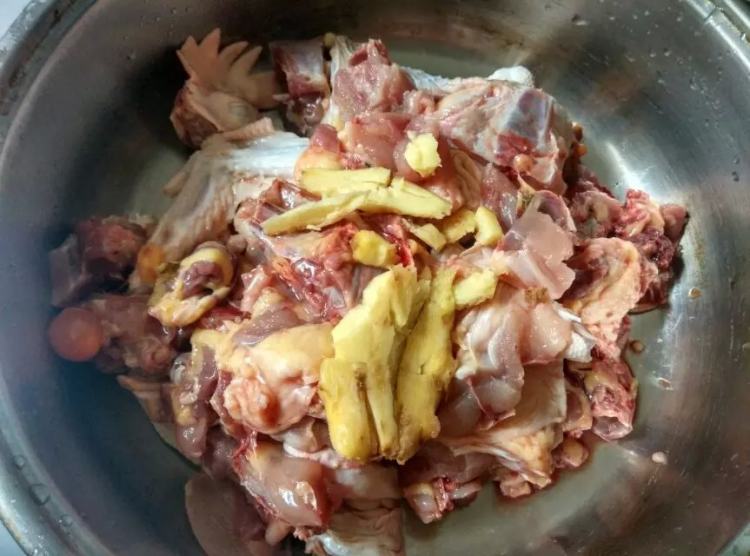 柱候酱焖鸡步骤1