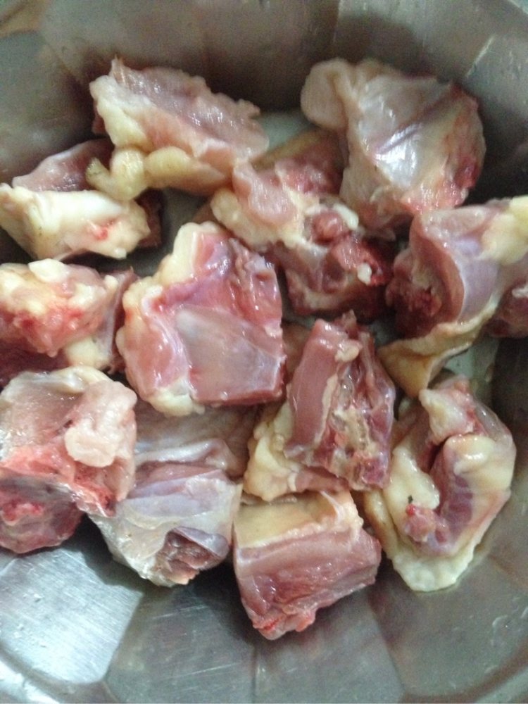 鱼胶鸡肉汤步骤1