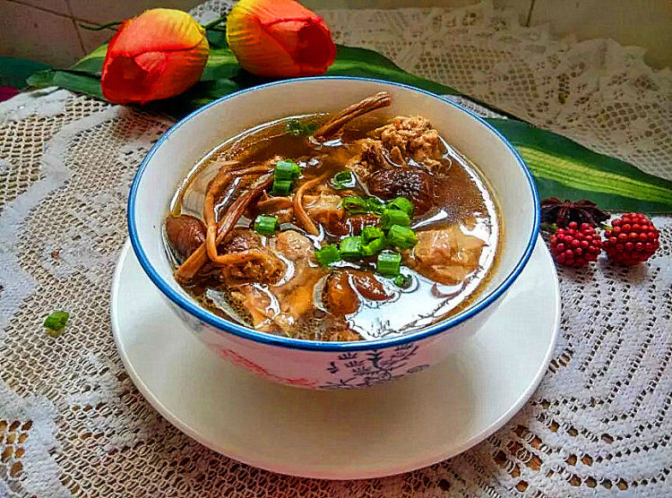 茶树菇煲鸡步骤7