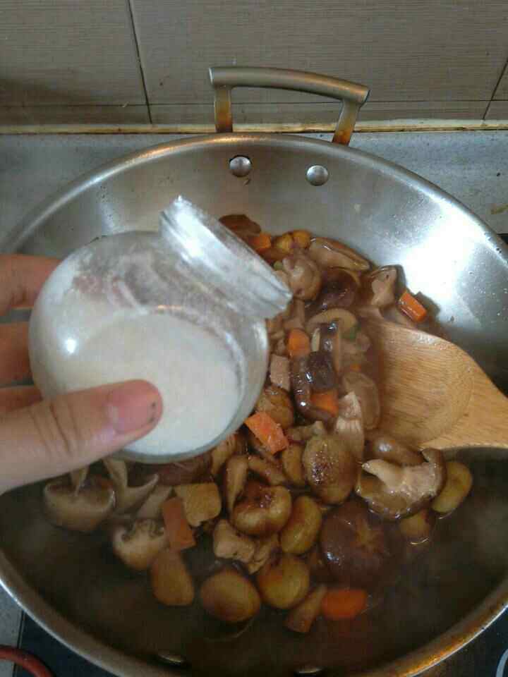 板栗烧鸡肉步骤7