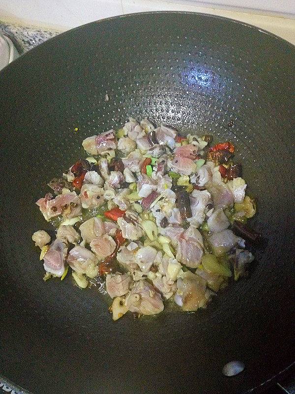 时蔬炒鸡丁步骤5