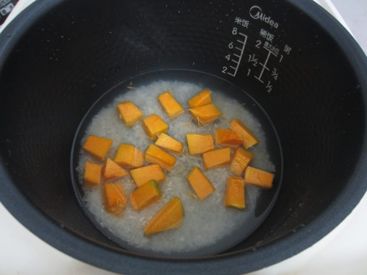 南瓜香菇鸡肉饭步骤7