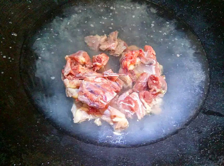 鸡肉鲜玉竹汤步骤2