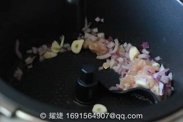 鸡肉番茄浓酱步骤3