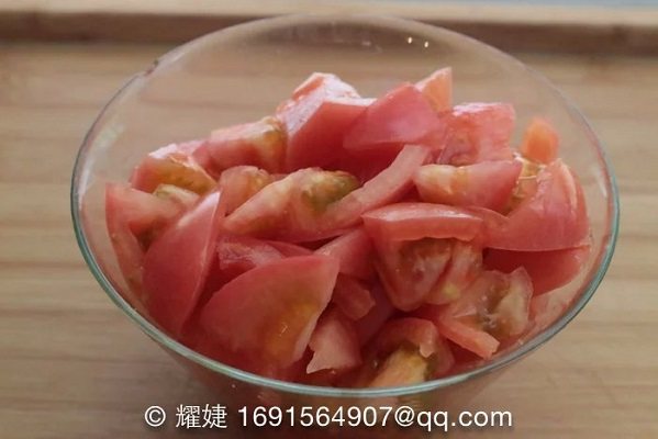 鸡肉番茄浓酱步骤1