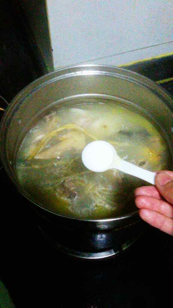山药鸡汤煲鱼腥草步骤7