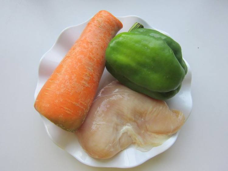 胡萝卜炒鸡丝步骤1