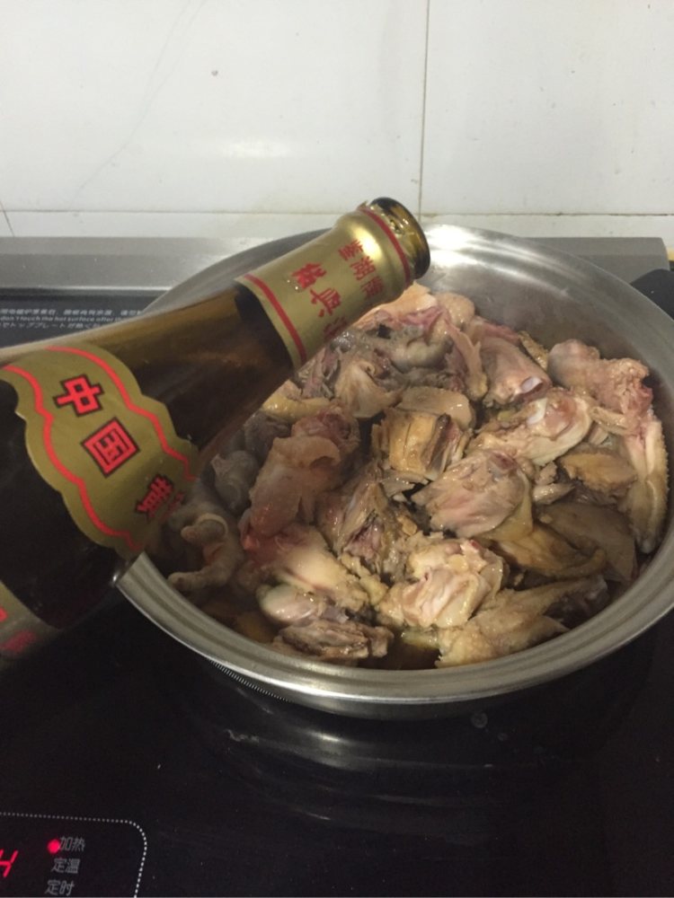 木耳焖鸡肉步骤3