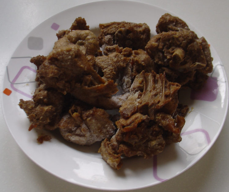 鸡肉炖黄绿豆角步骤4