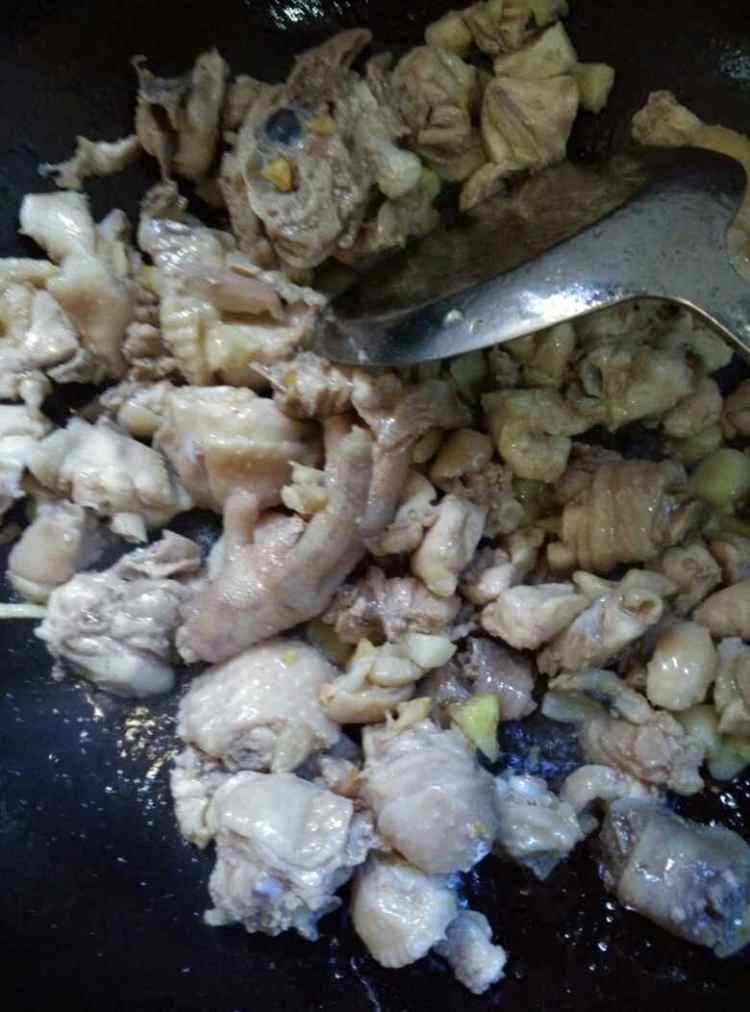 小炒鸡肉步骤5