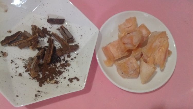 灵芝枸杞鸡肉汤步骤5